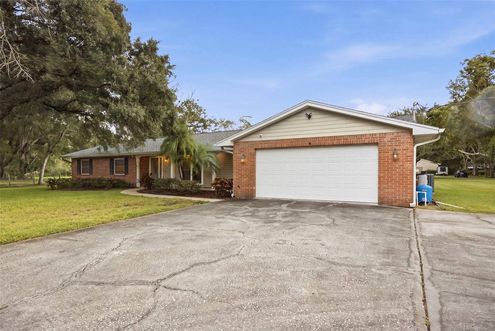 17501 LAKESHORE ROAD, Lutz, FL 33558 17501 LAKESHORE ROAD, Lutz, FL 33558