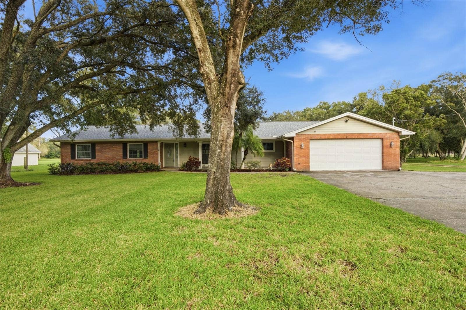 17501 LAKESHORE ROAD, Lutz, FL 33558 17501 LAKESHORE ROAD, Lutz, FL 33558