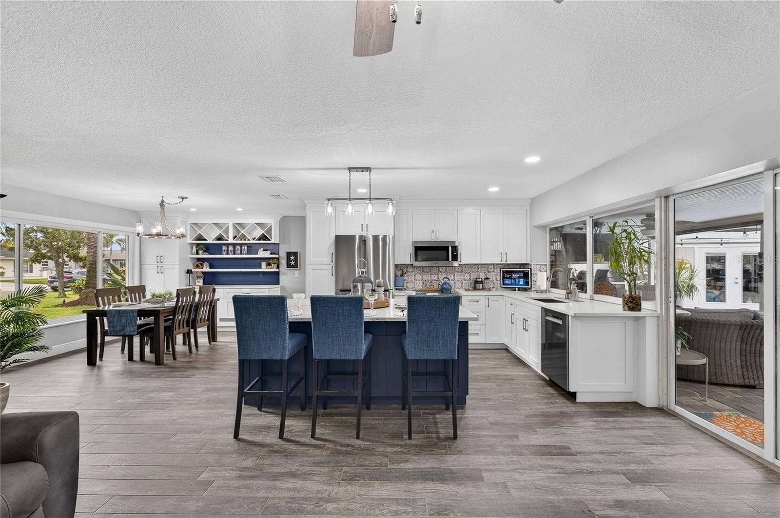 Love The Openness Of This Renovated Floor Plan! Perfect For Get-Togethers &/or Holiday Dinners!