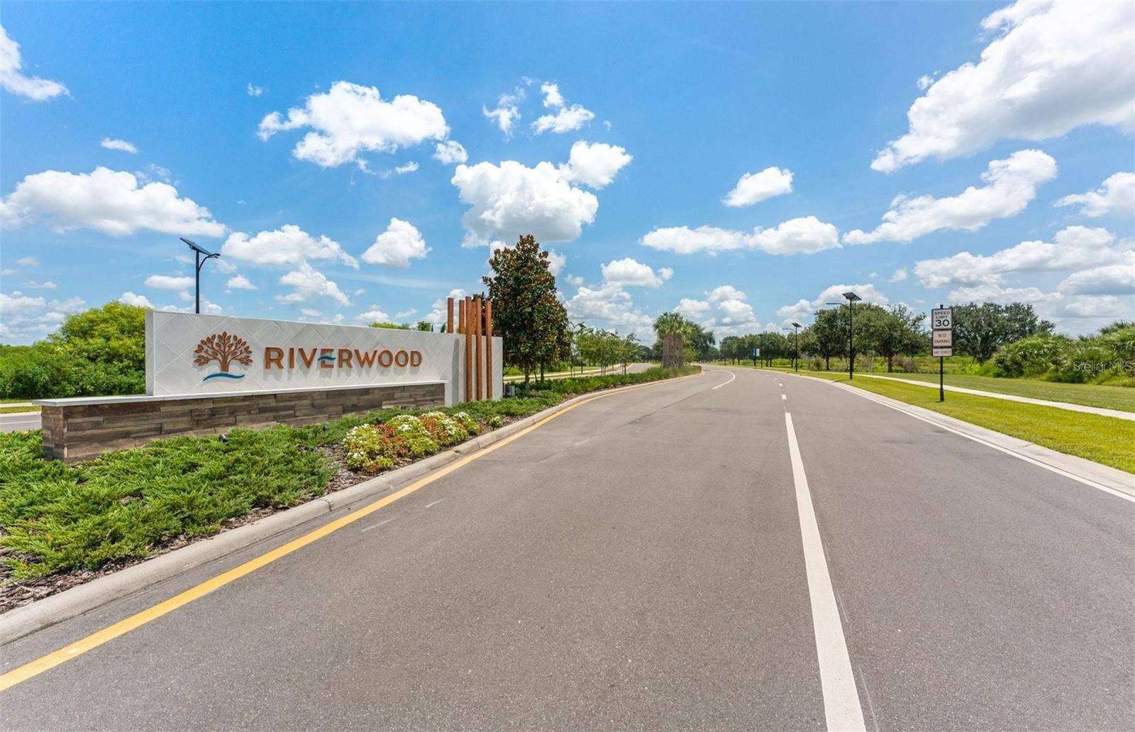 37231 CLINCH CIRCLE, Zephyrhills, FL 33540 Welcome Home!