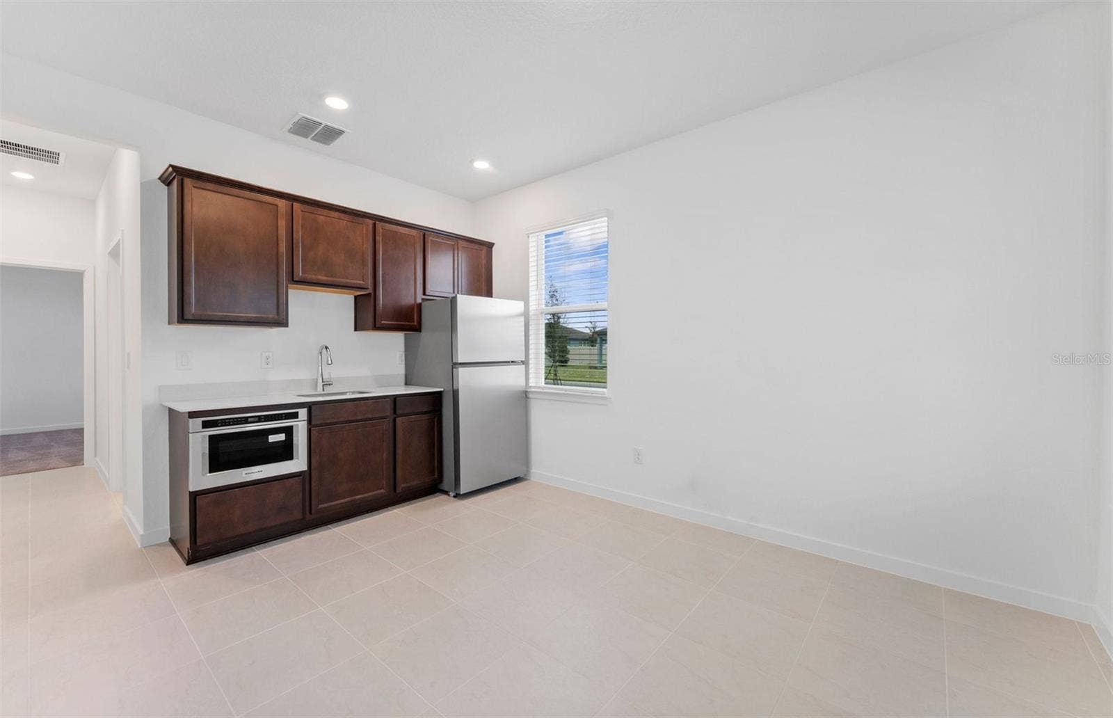 37231 CLINCH CIRCLE, Zephyrhills, FL 33540 Model Representation