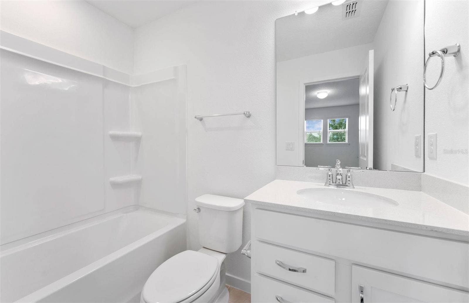 37231 CLINCH CIRCLE, Zephyrhills, FL 33540 Bathroom 4