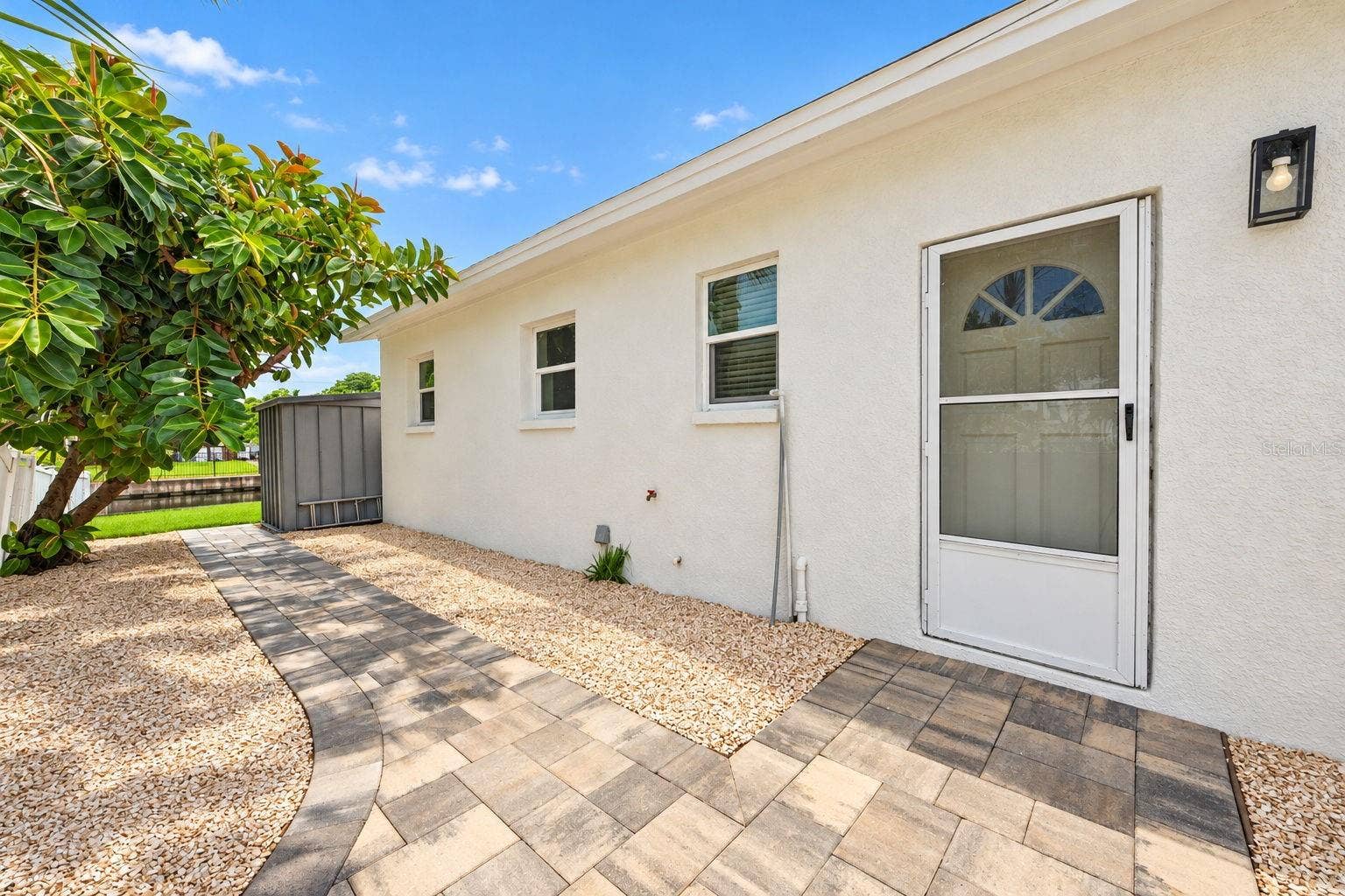 223 94TH AVENUE NE, St Petersburg, FL 33702