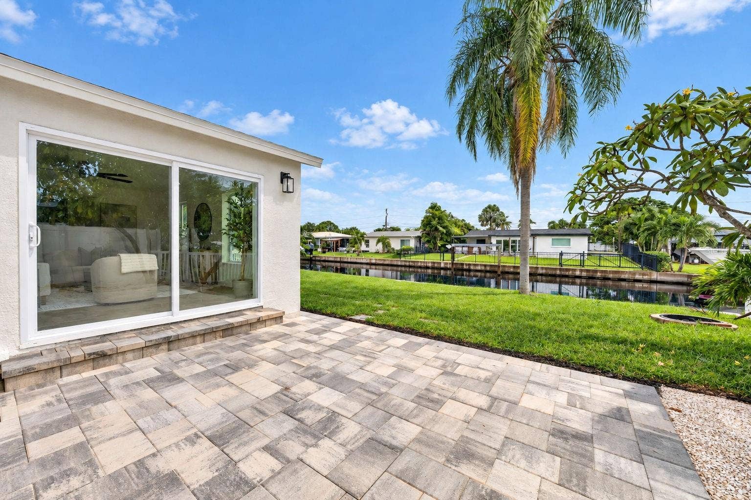 223 94TH AVENUE NE, St Petersburg, FL 33702