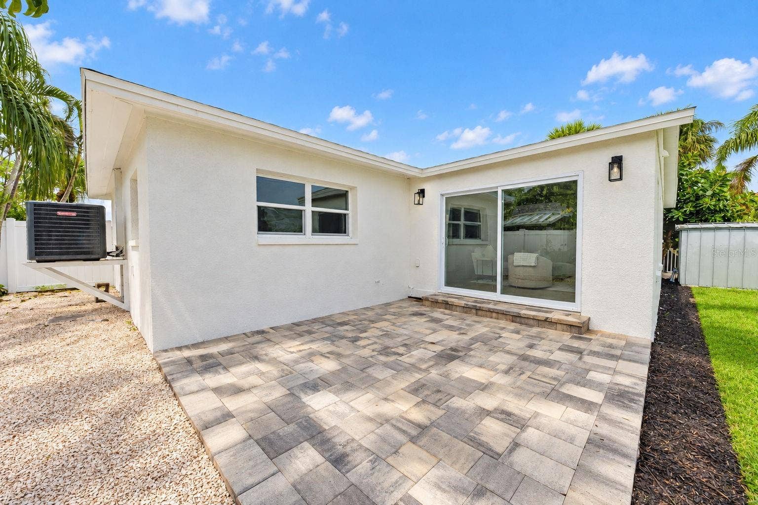 223 94TH AVENUE NE, St Petersburg, FL 33702