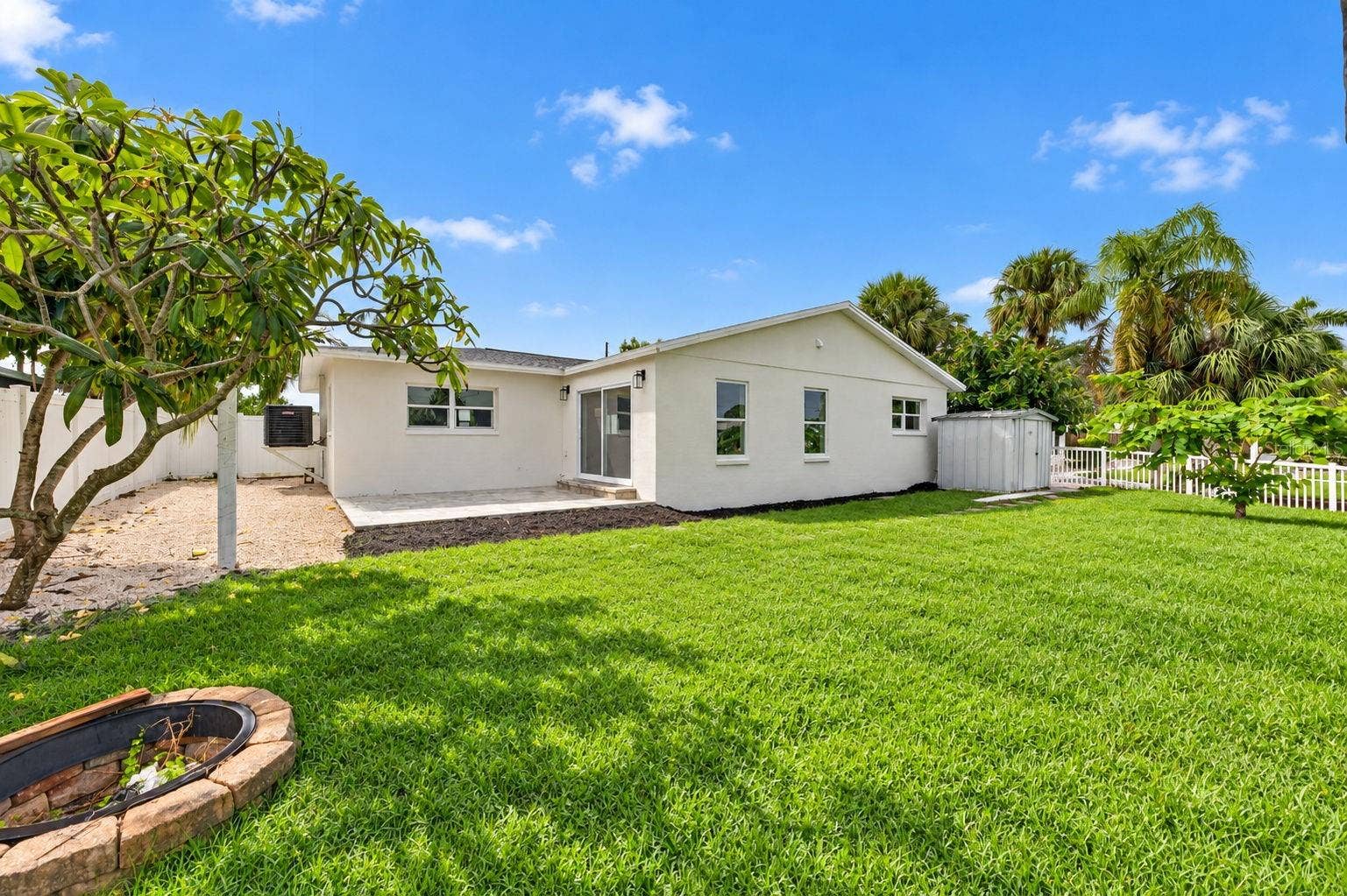 223 94TH AVENUE NE, St Petersburg, FL 33702