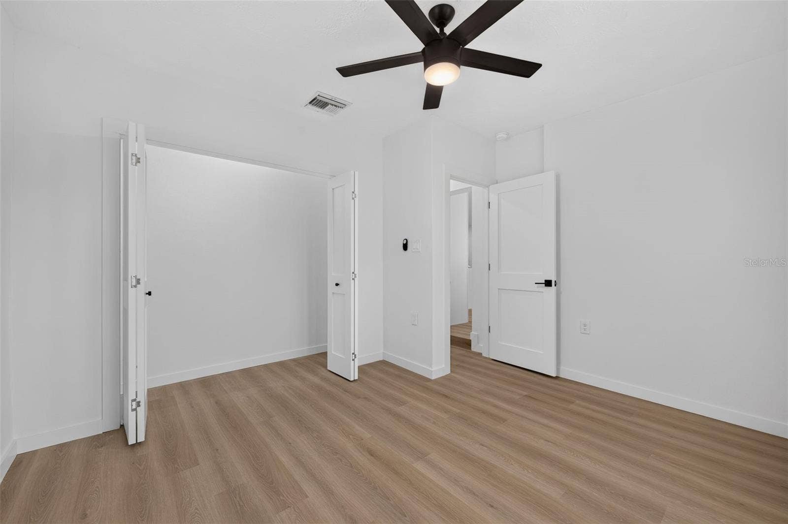 223 94TH AVENUE NE, St Petersburg, FL 33702
