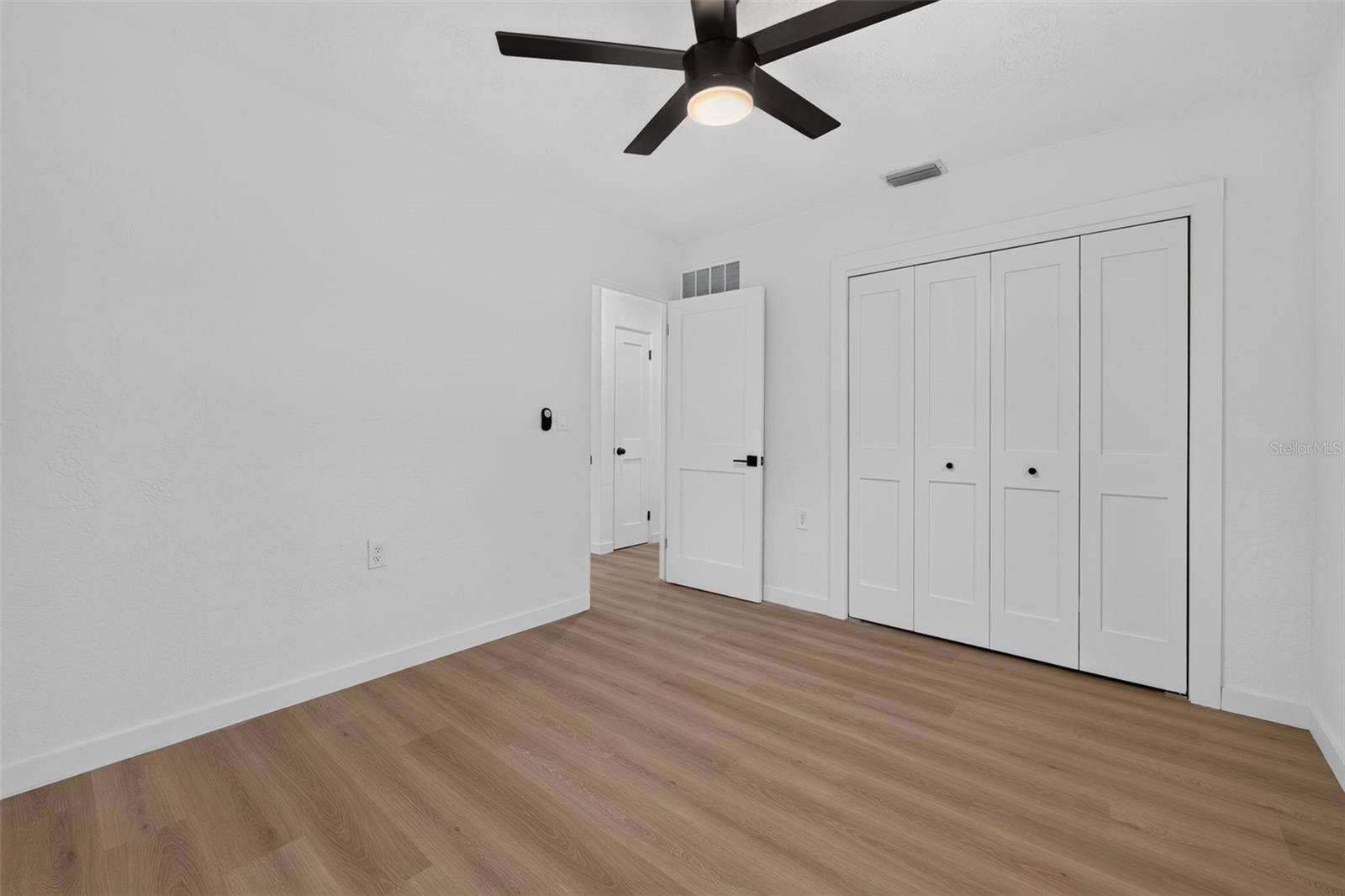 223 94TH AVENUE NE, St Petersburg, FL 33702
