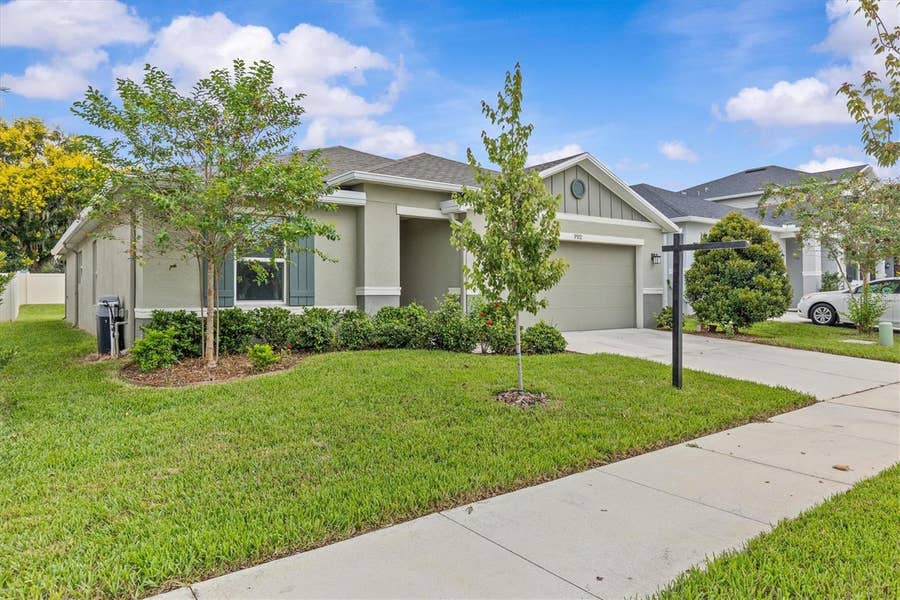 Property photo for 9972 MESIC WOODS AVENUE, Seffner, FL