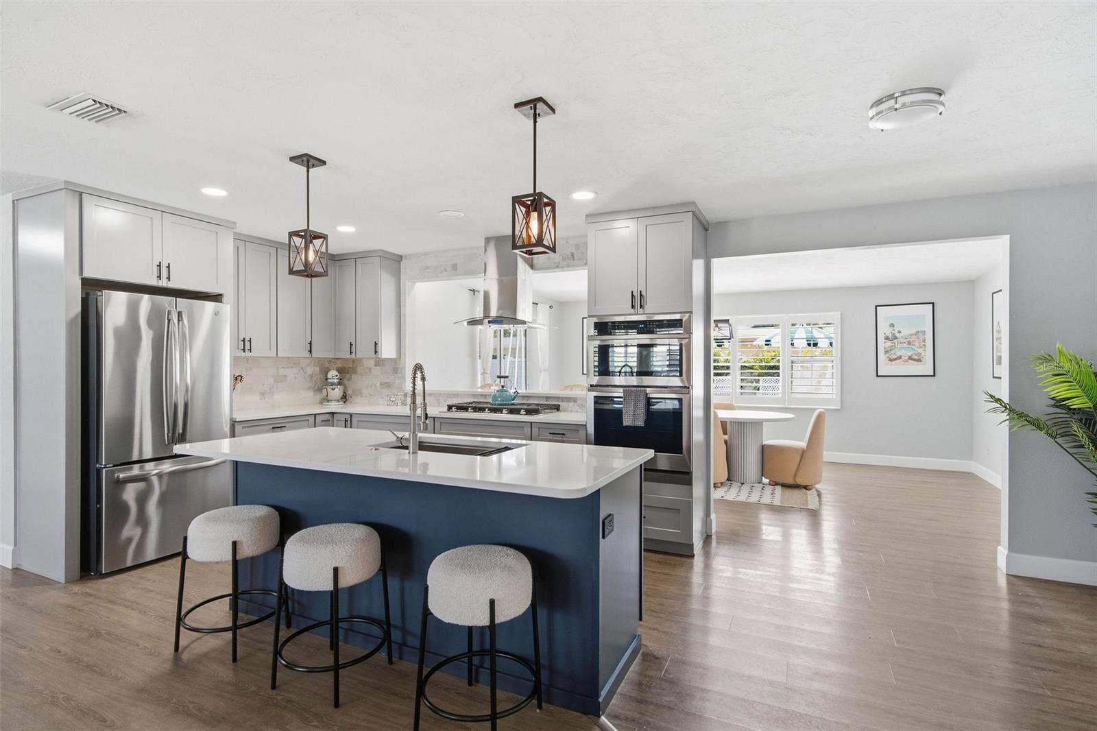 1700 63RD TERRACE S, St Petersburg, FL 33712 Beautifully updated kitchen