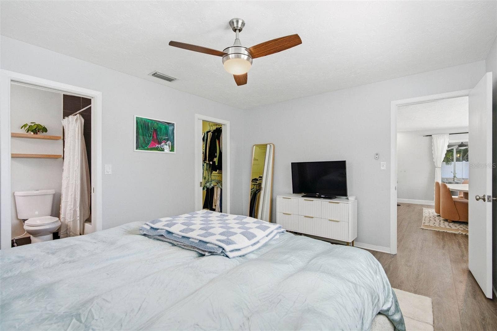 1700 63RD TERRACE S, St Petersburg, FL 33712 Master bedroom with en-suite bathroom