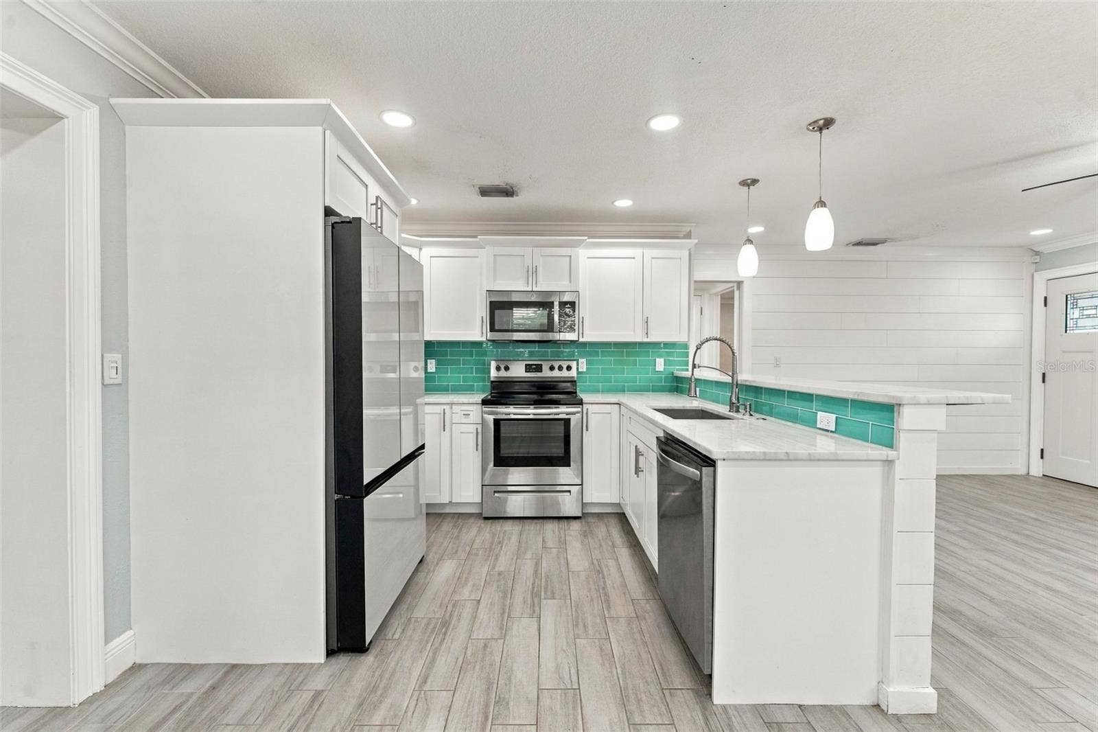 5143 NEWTON AVENUE S, Gulfport, FL 33707