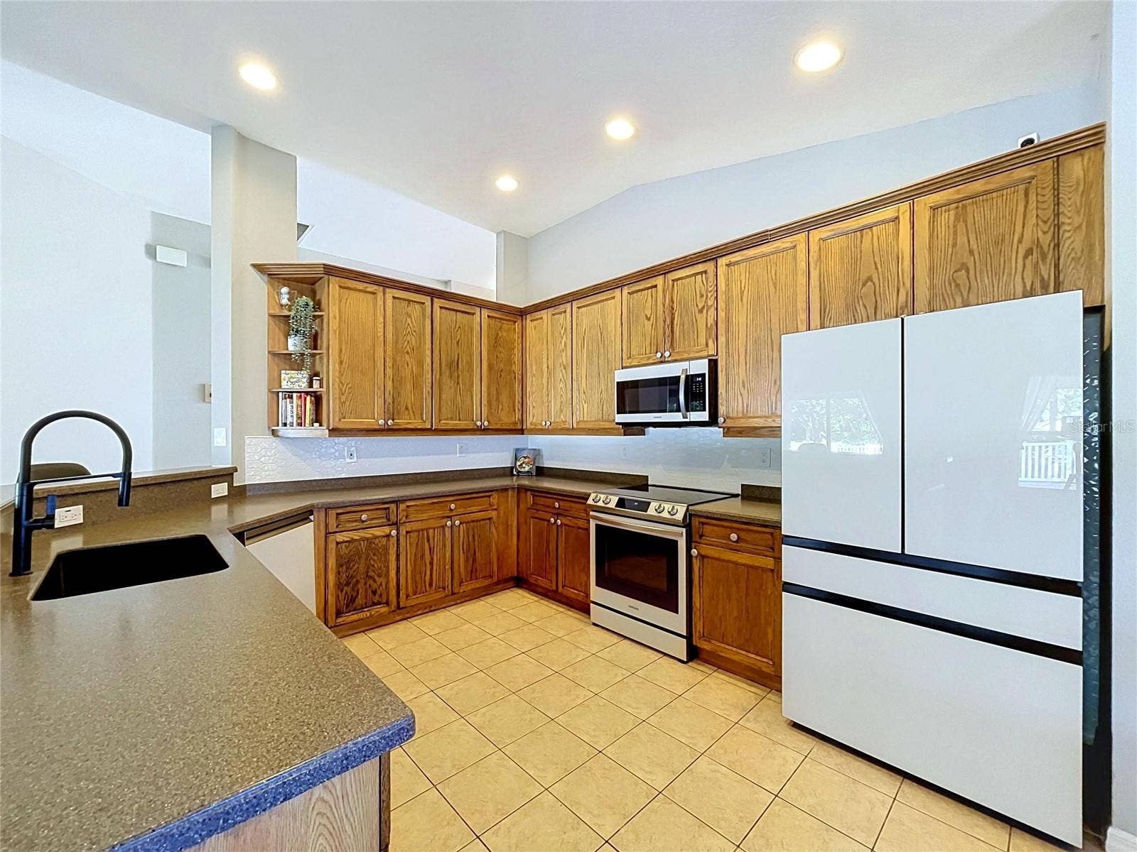 11607 MOUNTAIN BAY DRIVE, Riverview, FL 33569 11607 MOUNTAIN BAY DRIVE, Riverview, FL 33569