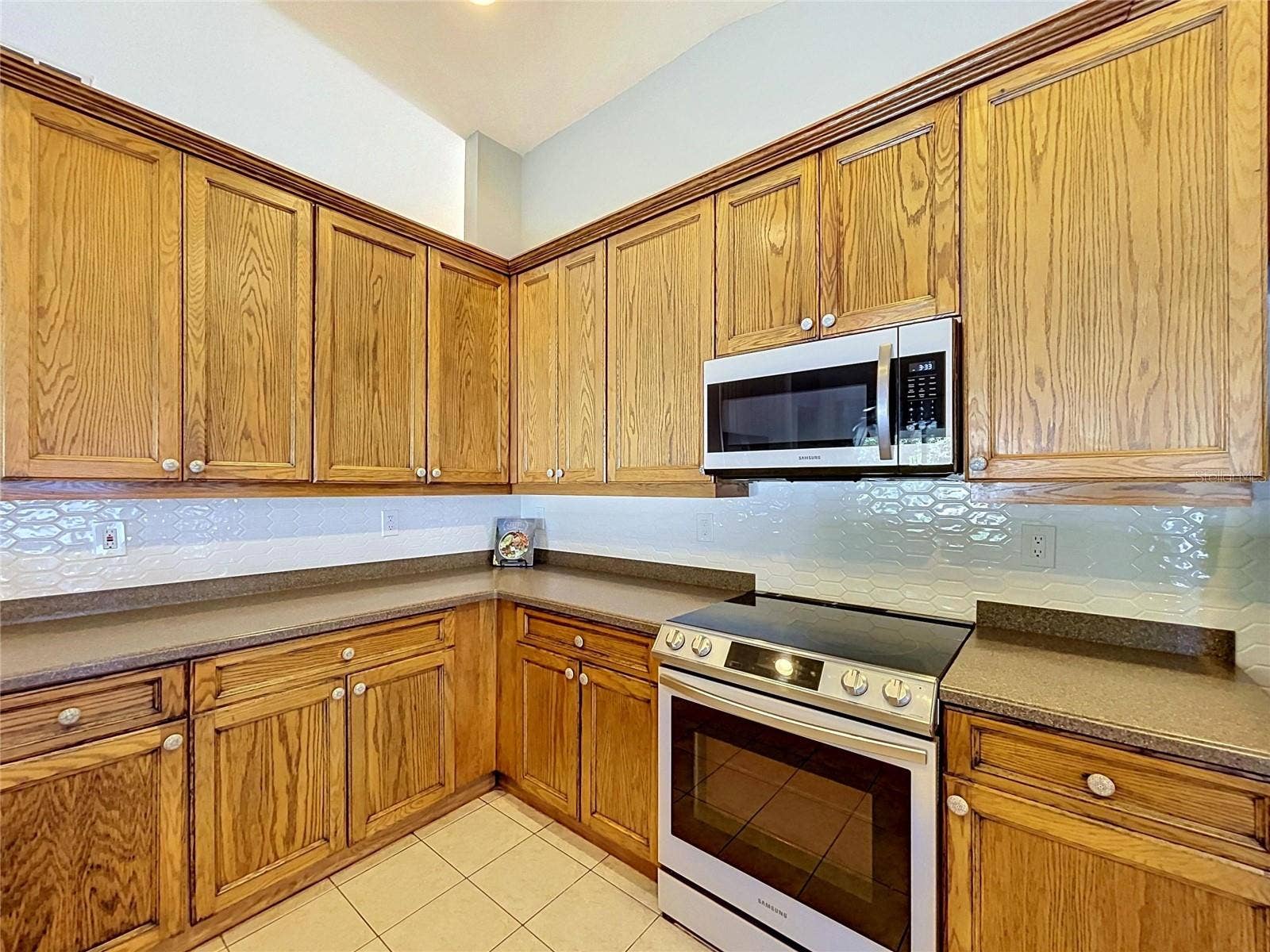 11607 MOUNTAIN BAY DRIVE, Riverview, FL 33569 11607 MOUNTAIN BAY DRIVE, Riverview, FL 33569