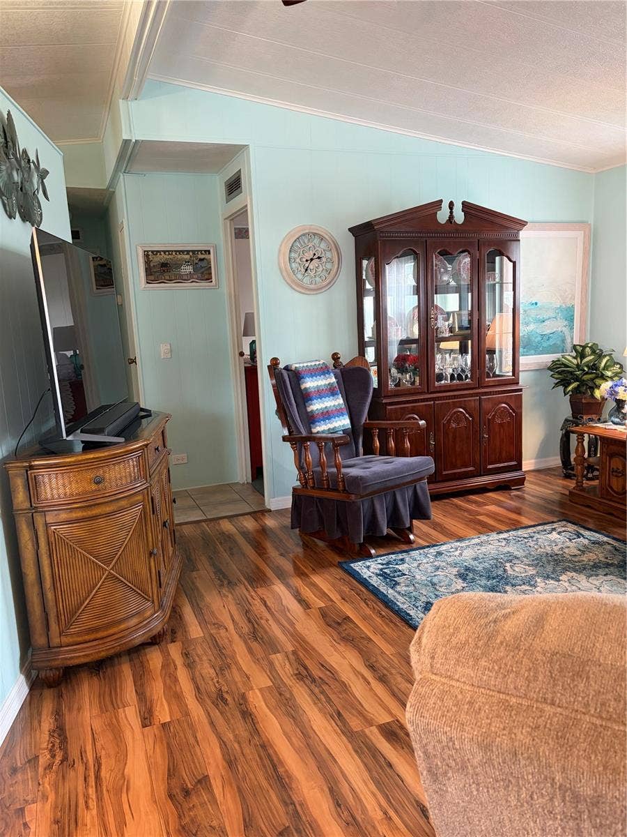 10493 PEACEFUL DRIVE, Largo, FL 33773 10493 PEACEFUL DRIVE, Largo, FL 33773