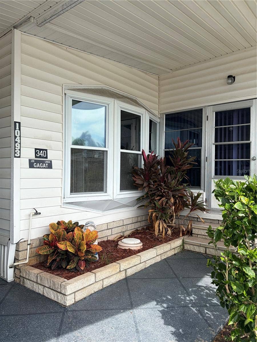 10493 PEACEFUL DRIVE, Largo, FL 33773 10493 PEACEFUL DRIVE, Largo, FL 33773