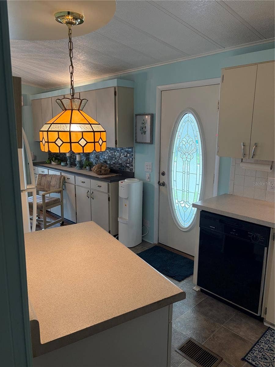 10493 PEACEFUL DRIVE, Largo, FL 33773 10493 PEACEFUL DRIVE, Largo, FL 33773