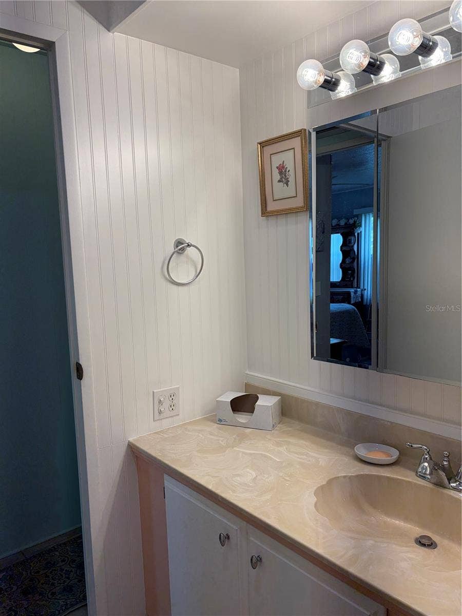 10493 PEACEFUL DRIVE, Largo, FL 33773 10493 PEACEFUL DRIVE, Largo, FL 33773