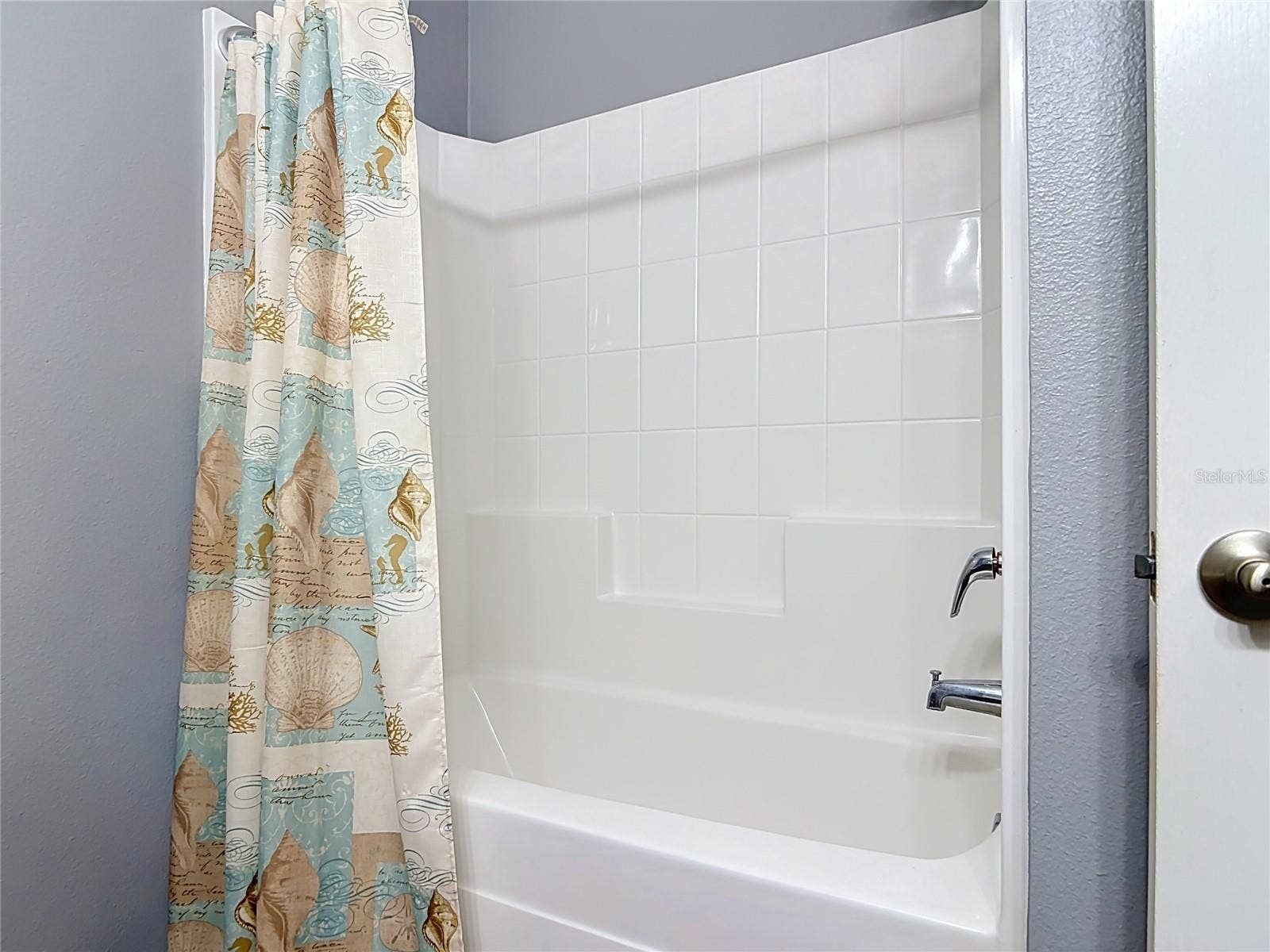 141 W FIESTA KEY LOOP, Deland, FL 32720 141 W FIESTA KEY LOOP, Deland, FL 32720