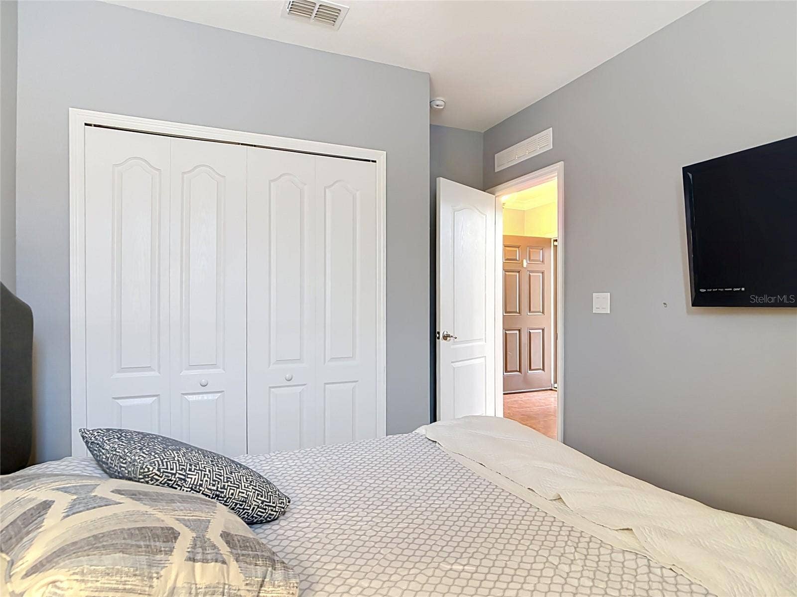 141 W FIESTA KEY LOOP, Deland, FL 32720 141 W FIESTA KEY LOOP, Deland, FL 32720