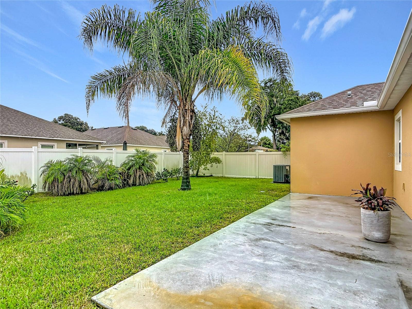 141 W FIESTA KEY LOOP, Deland, FL 32720 141 W FIESTA KEY LOOP, Deland, FL 32720