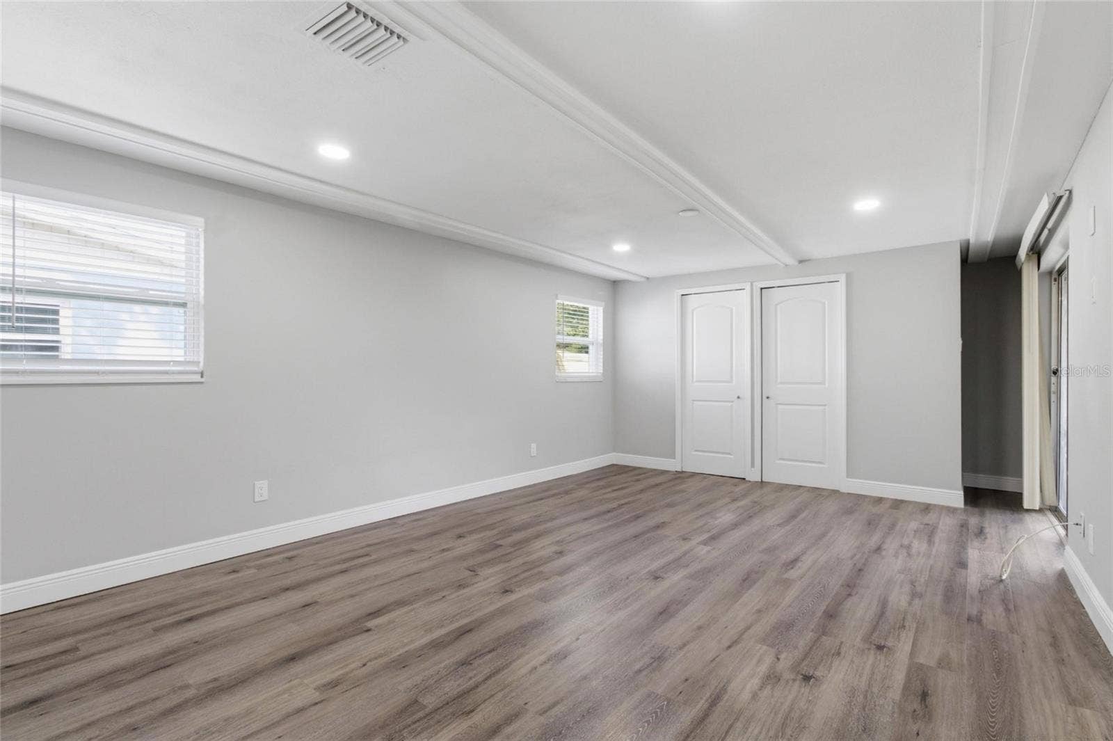 8609 CHINABERRY DRIVE, Tampa, FL 33637 8609 CHINABERRY DRIVE, Tampa, FL 33637