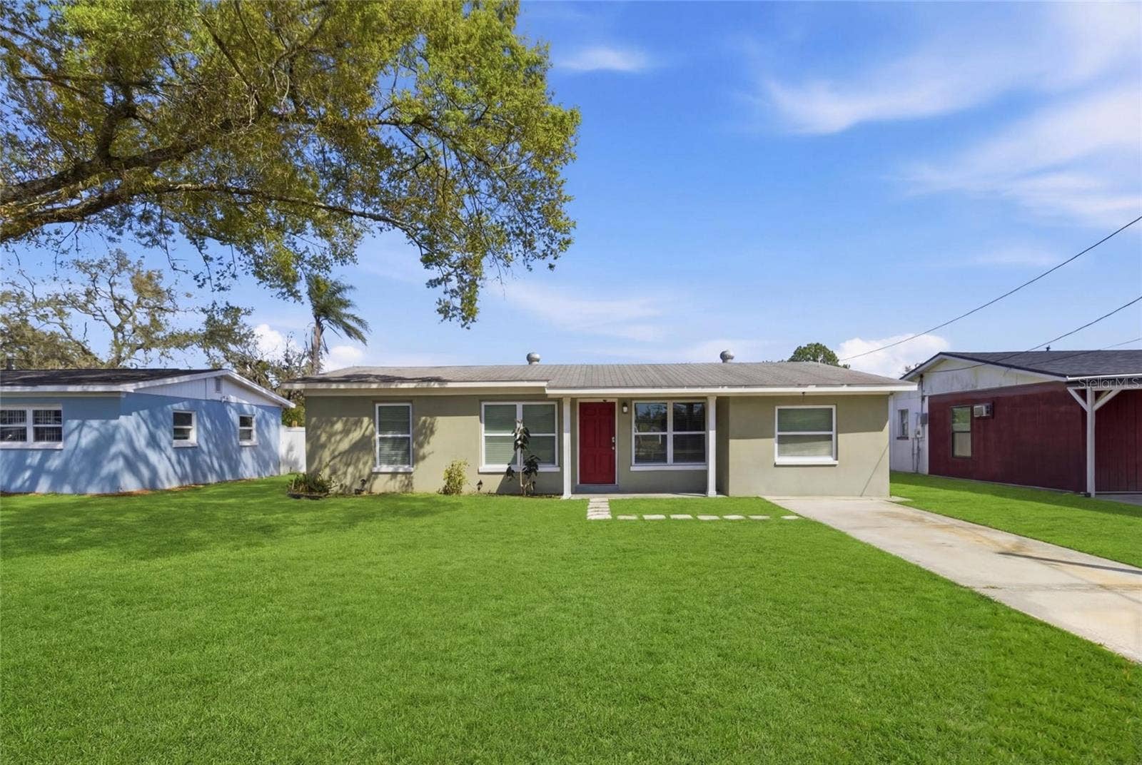 8609 CHINABERRY DRIVE, Tampa, FL 33637 8609 CHINABERRY DRIVE, Tampa, FL 33637