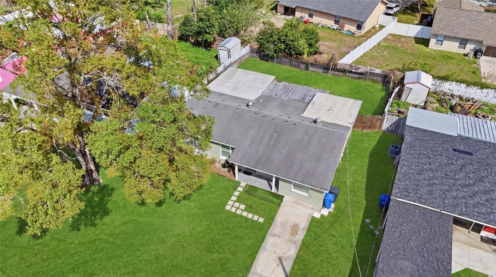 8609 CHINABERRY DRIVE, Tampa, FL 33637 8609 CHINABERRY DRIVE, Tampa, FL 33637