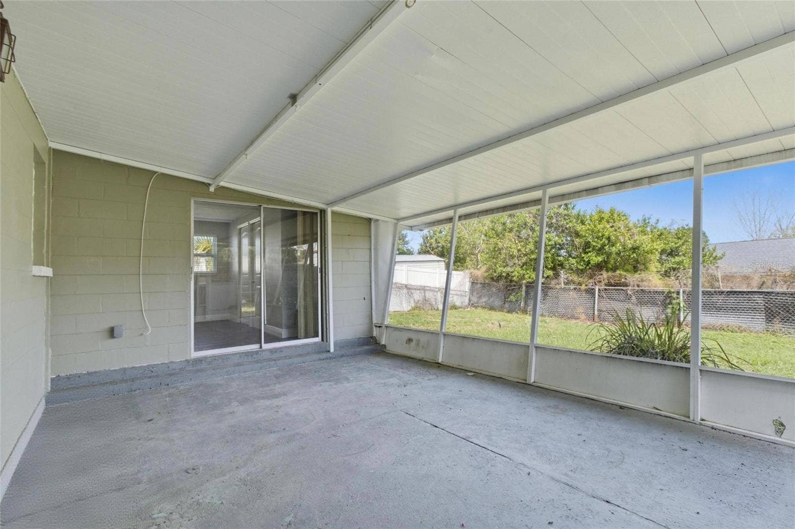 8609 CHINABERRY DRIVE, Tampa, FL 33637 8609 CHINABERRY DRIVE, Tampa, FL 33637