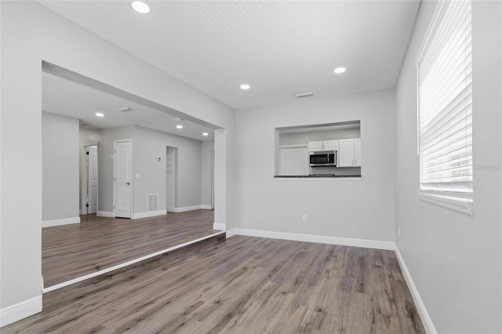 8609 CHINABERRY DRIVE, Tampa, FL 33637 8609 CHINABERRY DRIVE, Tampa, FL 33637