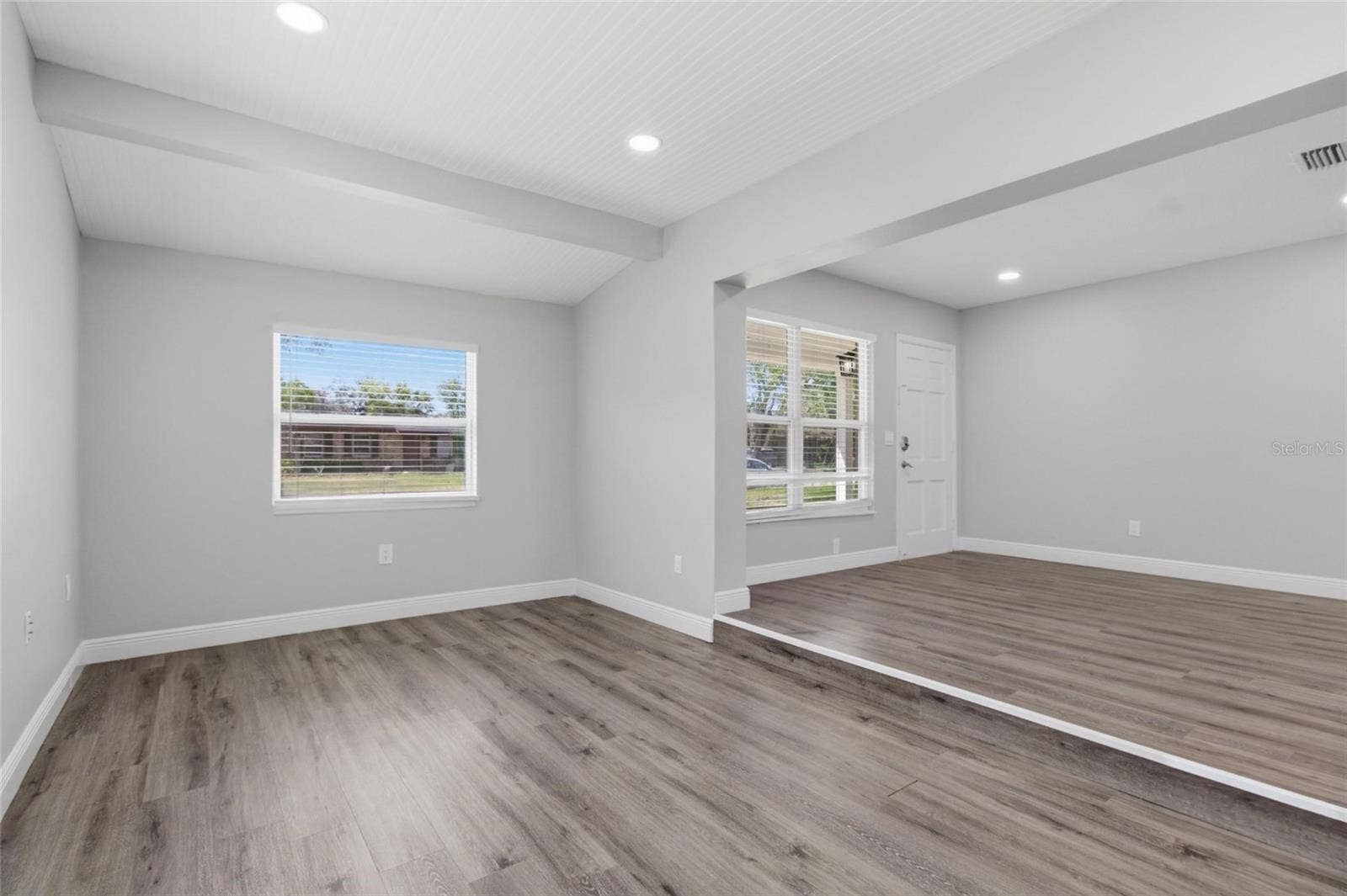 8609 CHINABERRY DRIVE, Tampa, FL 33637 8609 CHINABERRY DRIVE, Tampa, FL 33637