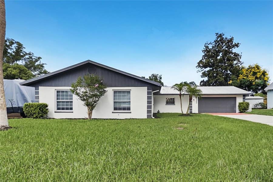 Property photo for 1322 GLENGREEN LANE, Lakeland, FL