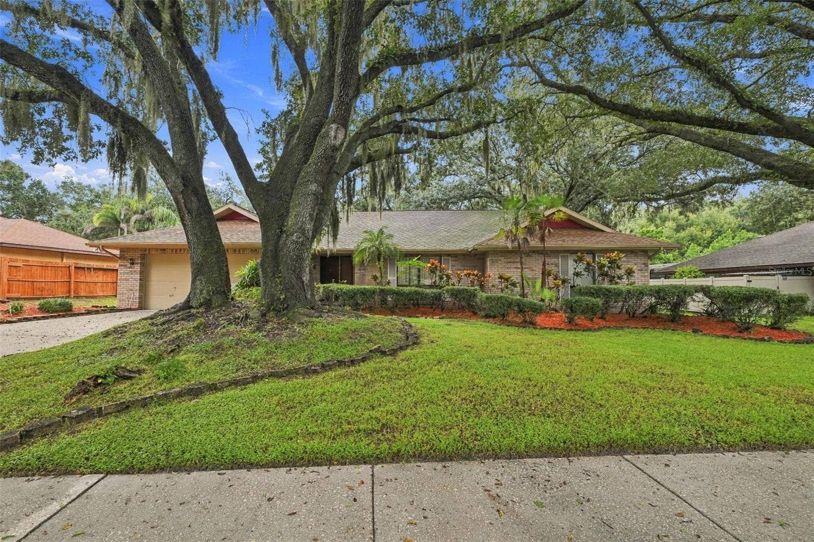 2609 MANOR OAK DRIVE, Valrico, FL 33596 A deep lot and wonderful curb appeal.