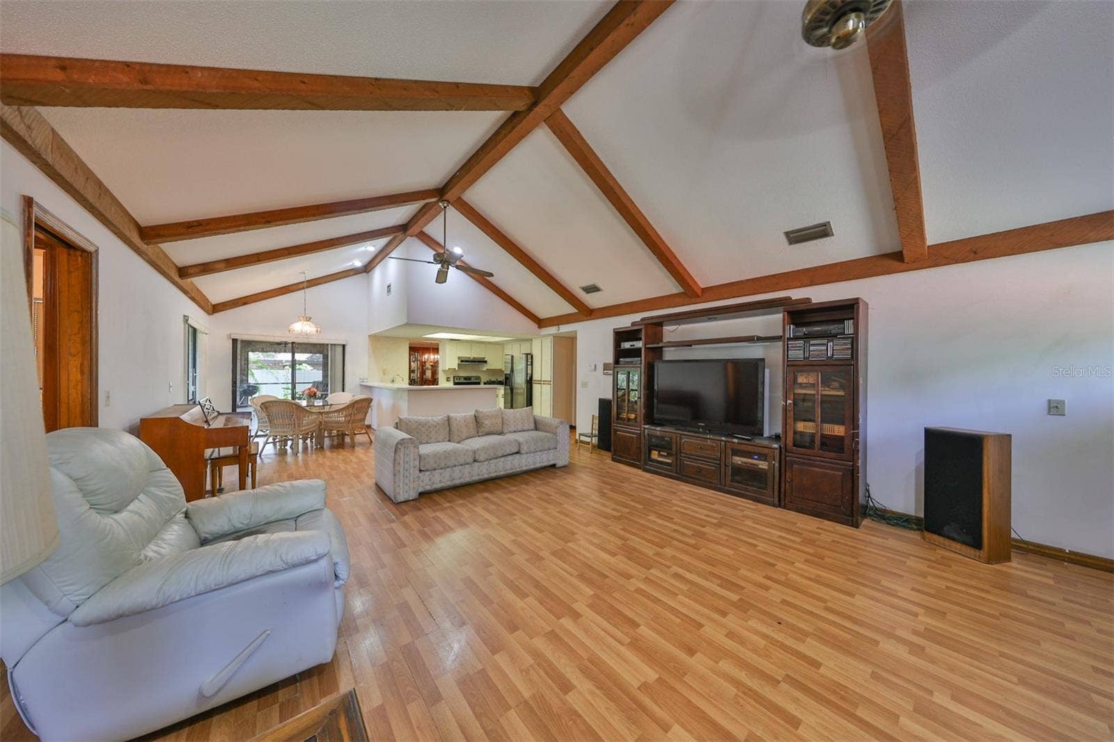 2609 MANOR OAK DRIVE, Valrico, FL 33596 Family Room has lots of room for entertaining or family events.