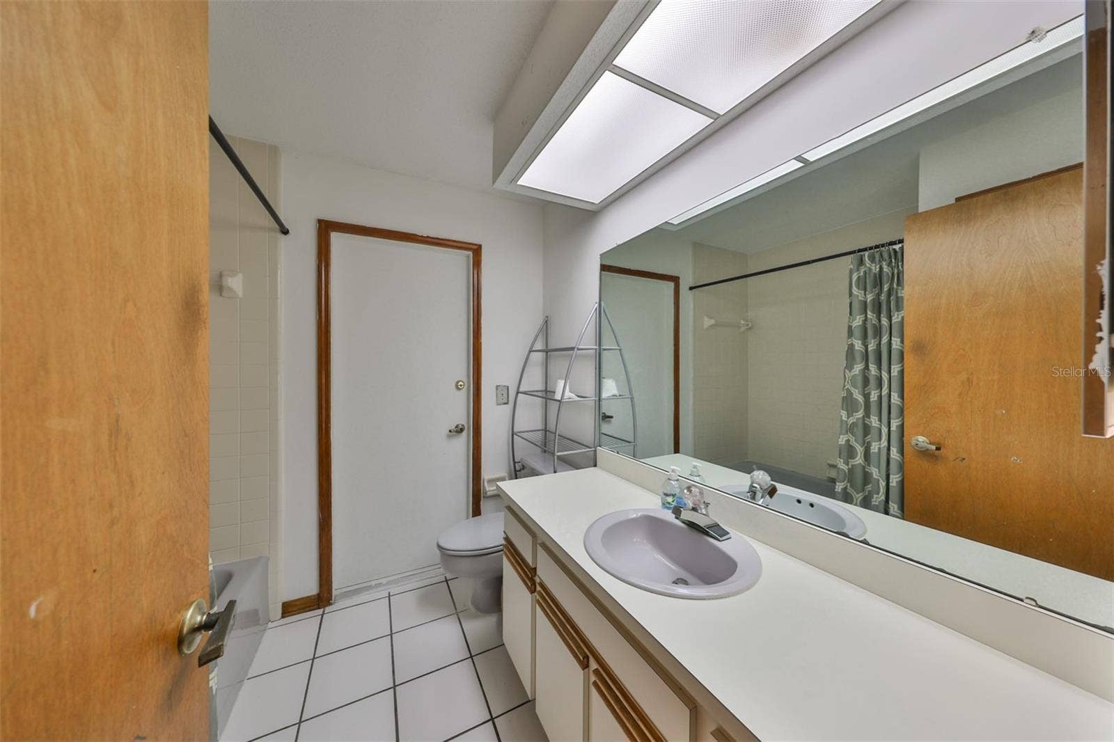 2609 MANOR OAK DRIVE, Valrico, FL 33596 Guest Bath
