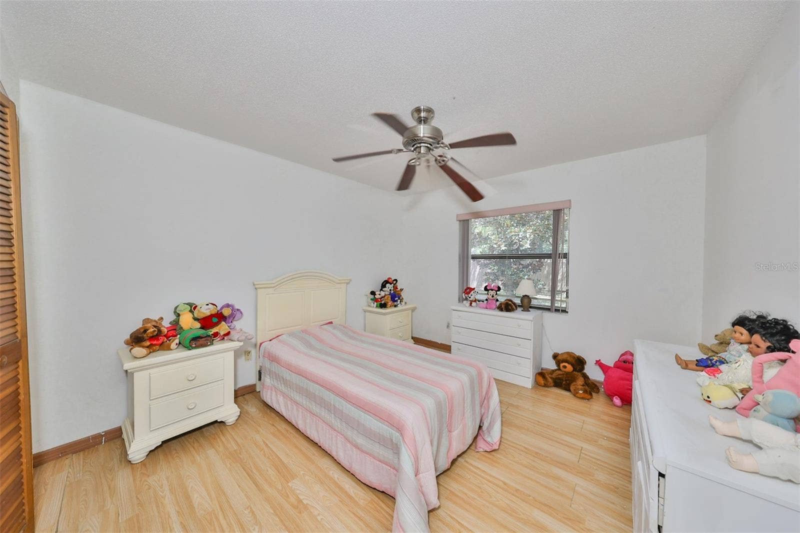 2609 MANOR OAK DRIVE, Valrico, FL 33596 Bedroom #3 is spacious and bright
