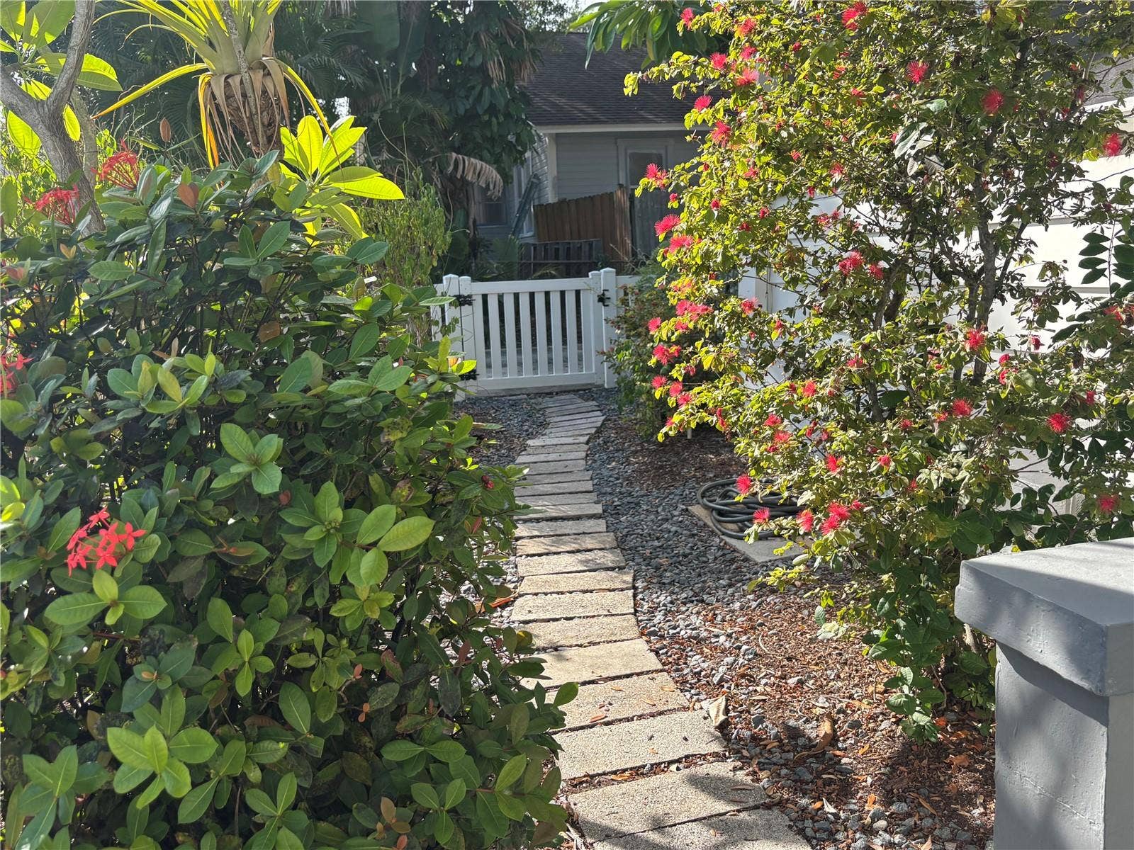 833 11TH AVENUE N, St Petersburg, FL 33701