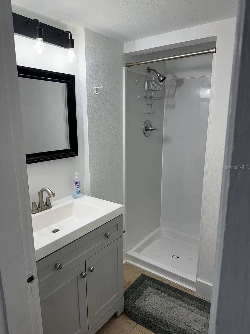 833 11TH AVENUE N, St Petersburg, FL 33701