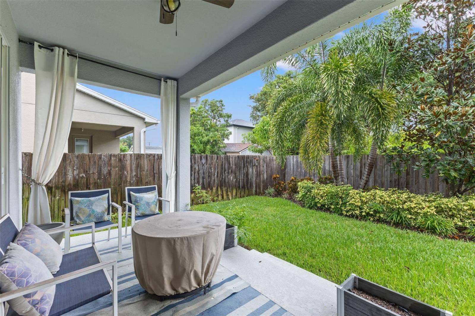 4009 W CARMEN STREET, Tampa, FL 33609 covered lanai