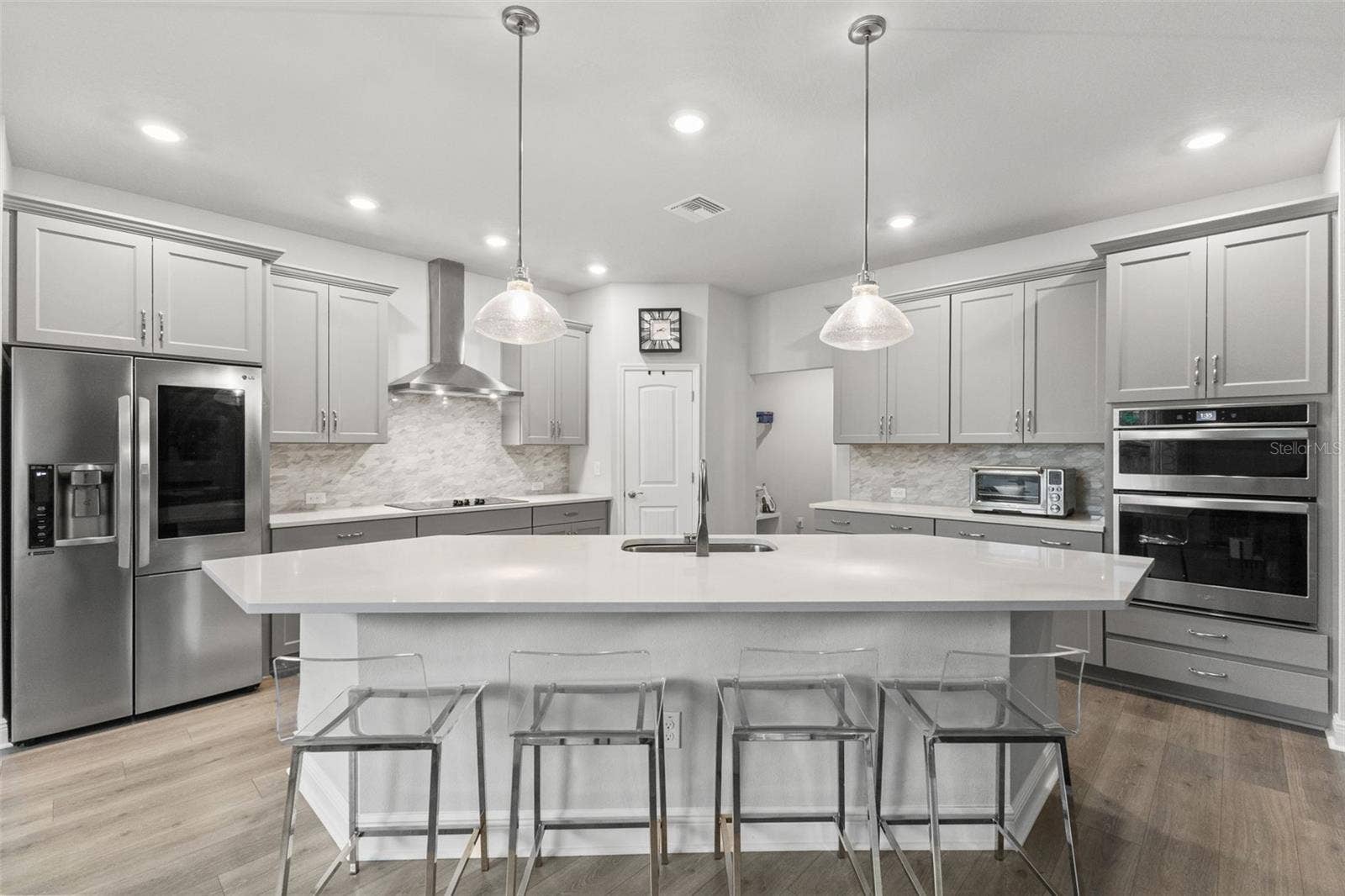 4009 W CARMEN STREET, Tampa, FL 33609 Chefs kitchen