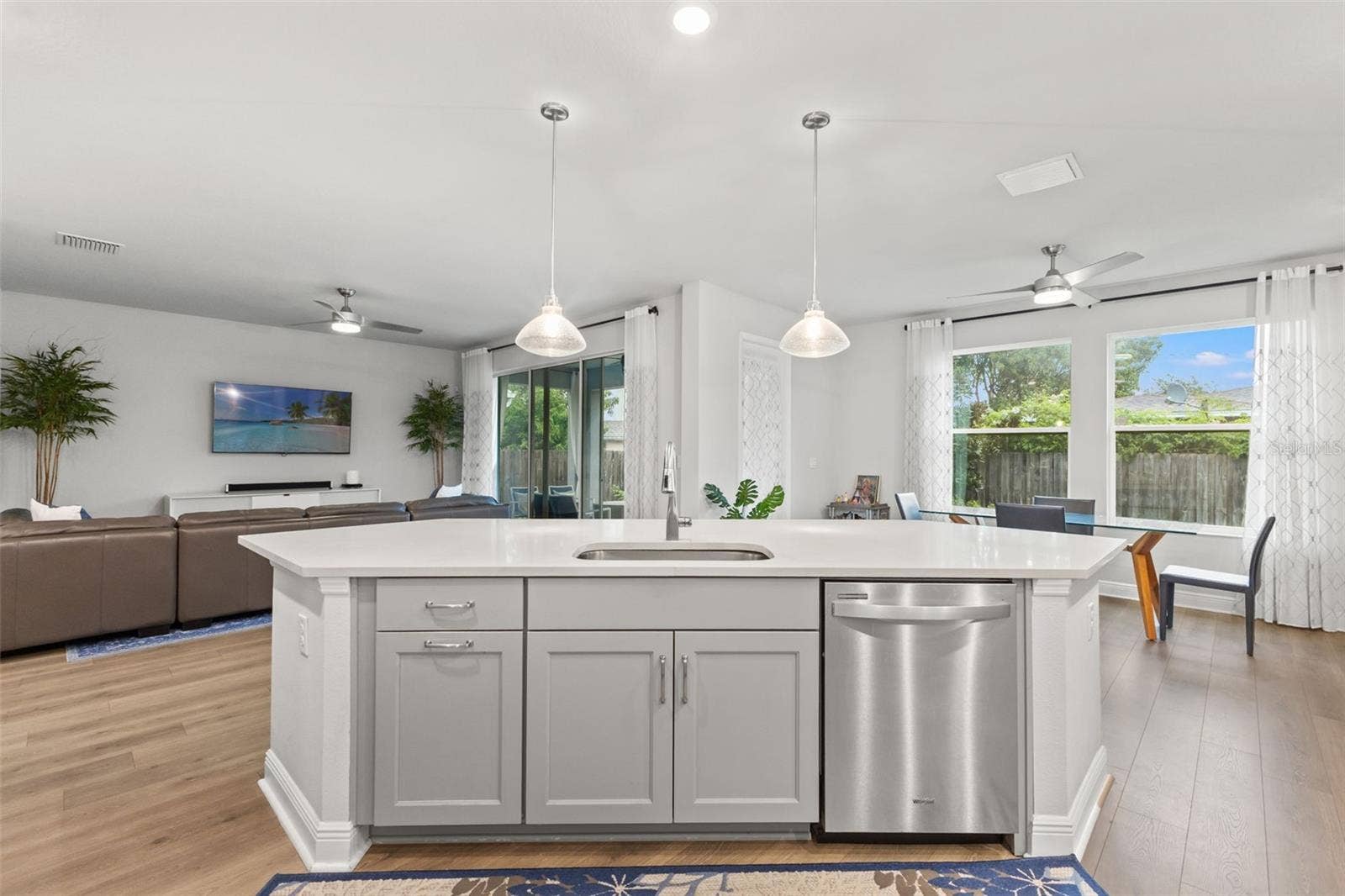 4009 W CARMEN STREET, Tampa, FL 33609 open floor plan