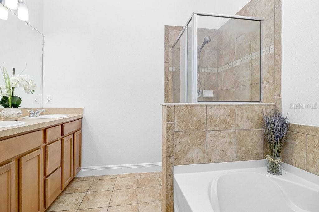 6818 46TH LANE N, Pinellas Park, FL 33781 Master Bathroom
