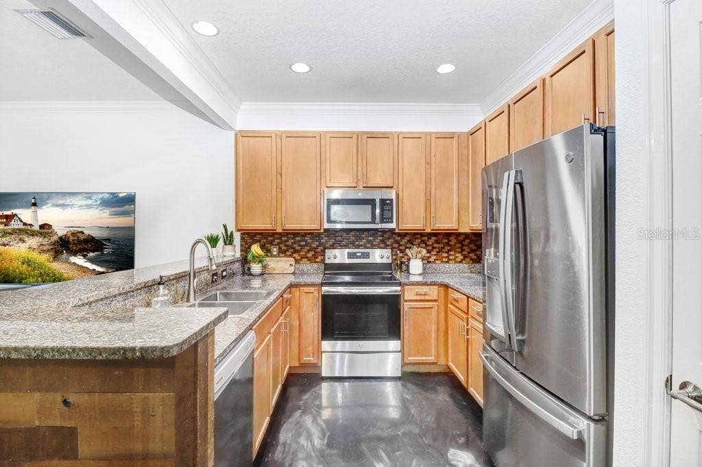 6818 46TH LANE N, Pinellas Park, FL 33781 Kitchen