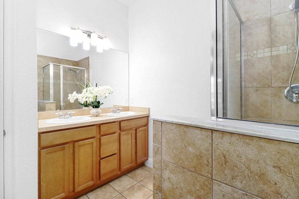 6818 46TH LANE N, Pinellas Park, FL 33781 Master Bathroom
