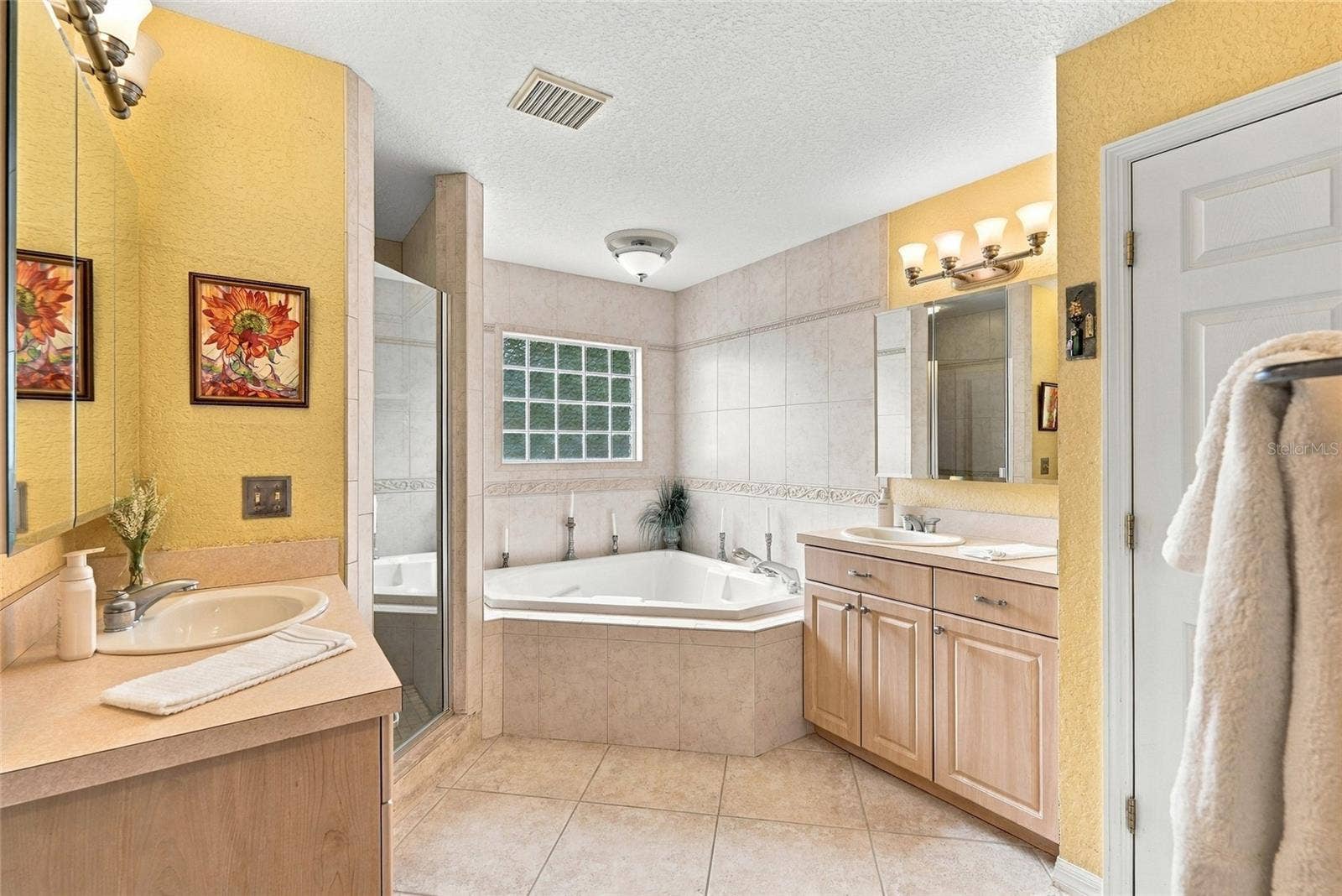 9606 62ND AVENUE N, St Petersburg, FL 33708 9606 62ND AVENUE N, St Petersburg, FL 33708