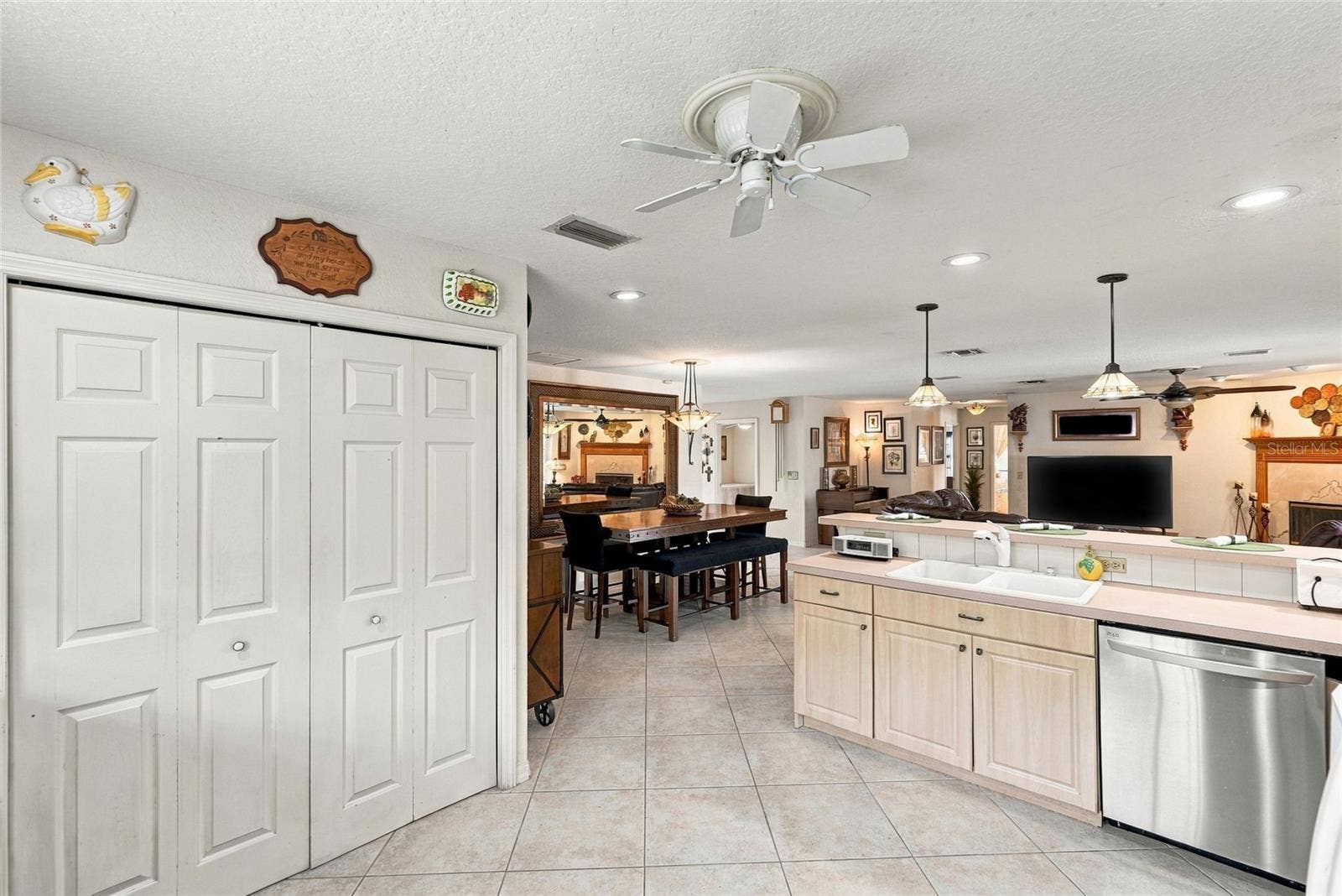 9606 62ND AVENUE N, St Petersburg, FL 33708 9606 62ND AVENUE N, St Petersburg, FL 33708