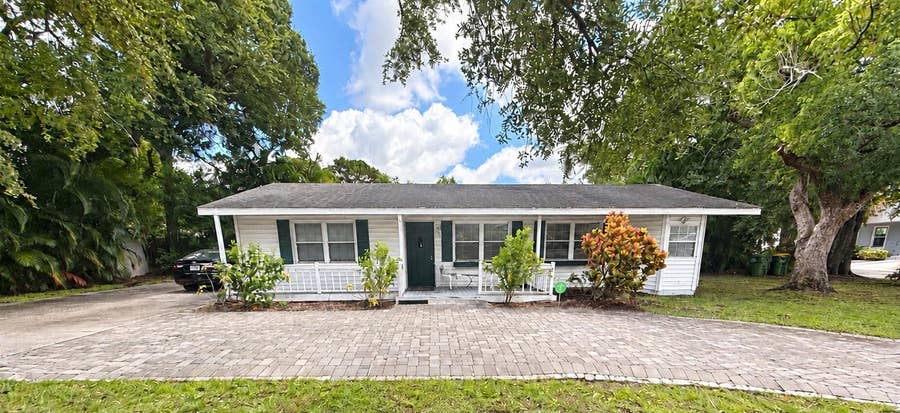 Property photo for 1323 S SHADE AVENUE, Sarasota, FL
