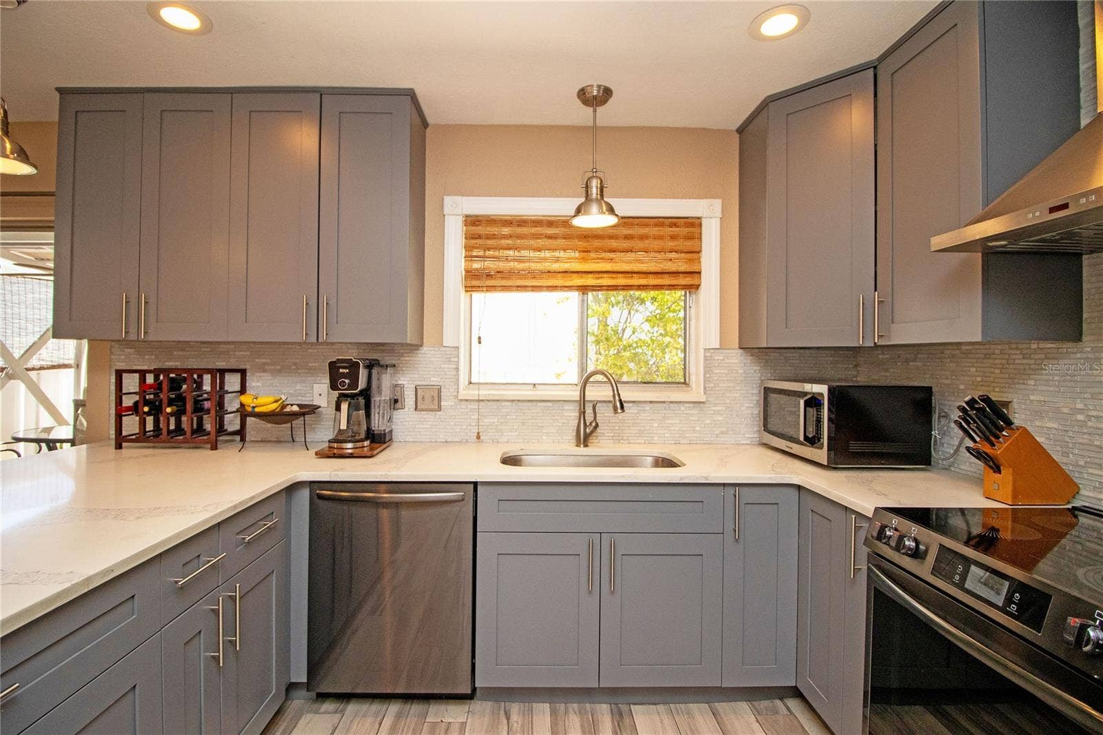 1640 CAPE HOPE AVENUE NE, #2, St Petersburg, FL 33702 1640 CAPE HOPE AVENUE NE, #2, St Petersburg, FL 33702