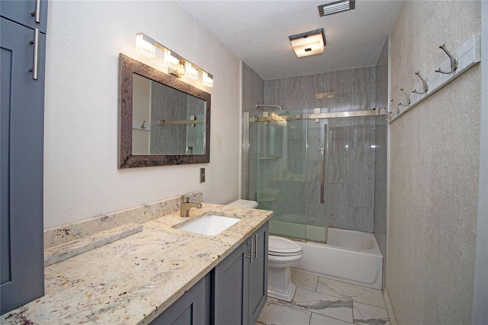 1640 CAPE HOPE AVENUE NE, #2, St Petersburg, FL 33702 Hall bath