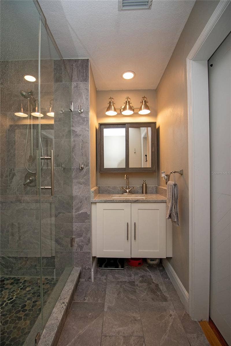 1640 CAPE HOPE AVENUE NE, #2, St Petersburg, FL 33702 1640 CAPE HOPE AVENUE NE, #2, St Petersburg, FL 33702